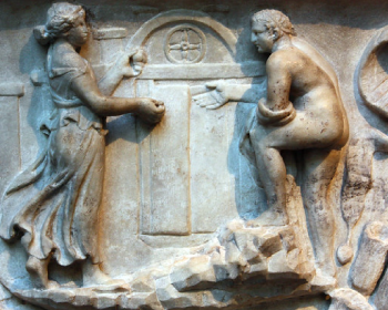 テセウスとアリアドネの神話が描かれた大理石の石棺